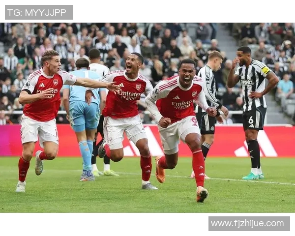 英超球队纷纷加强引援争夺冠军格局或将发生重大变化 英超球队纷纷加强引援争夺冠军格局或将发生重大变化